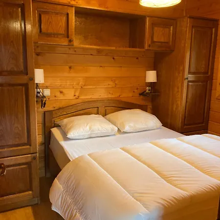 Kamp alanı Camping-chalets La Faviere 2*