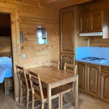 Camping-chalets La Faviere 2*