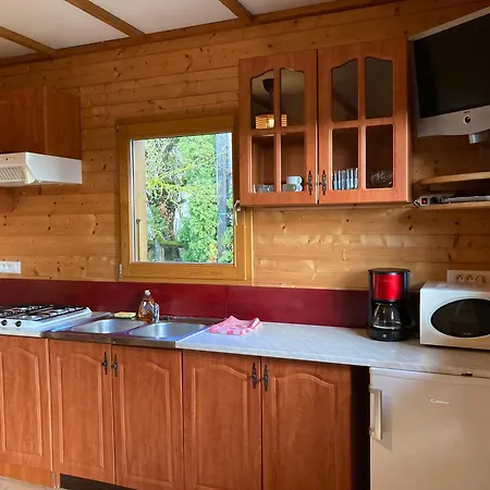 Kamp alanı Camping-chalets La Faviere 2*