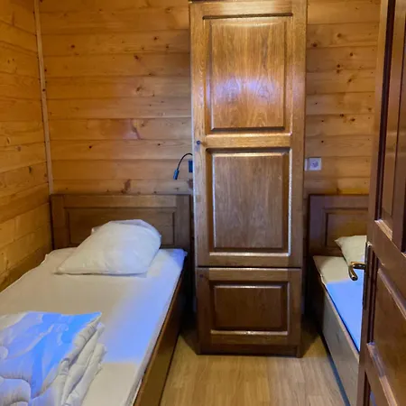 Camping-chalets La Faviere 2* Lac des Rouges Truites