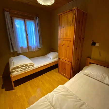 Camping-chalets La Faviere Kamp alanı