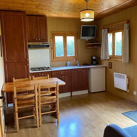 Kamp alanı Camping-chalets La Faviere