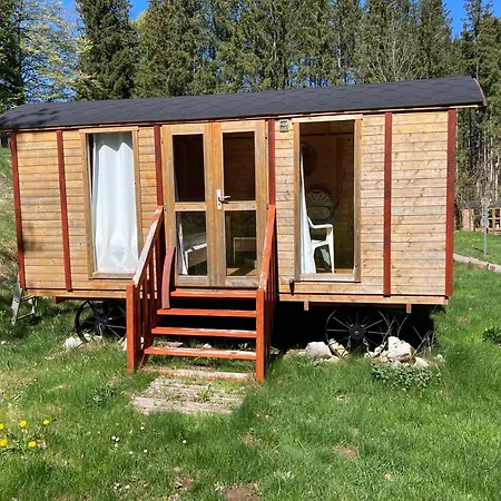 Camping-chalets La Faviere Kamp alanı Lac des Rouges Truites